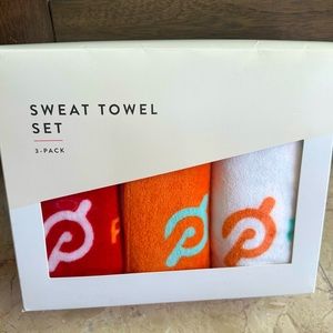 Peloton Red Spring Towel Set